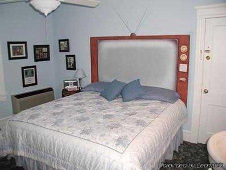 Summer Nites Bed & Breakfast