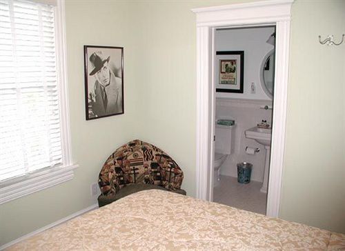 Summer Nites Bed & Breakfast 3*
