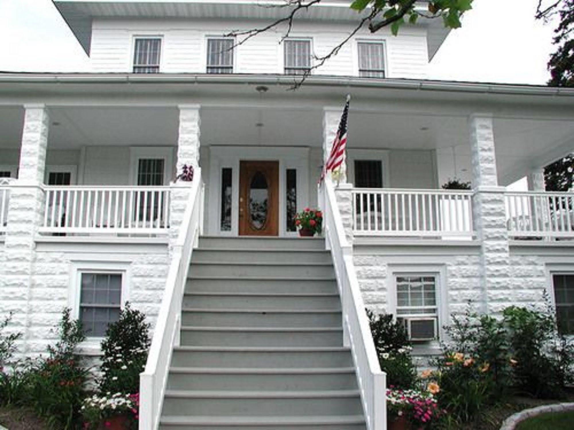Summer Nites Bed & Breakfast 3*